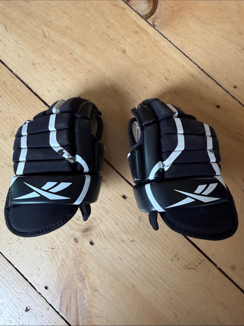 Reebok Black and White 10” hockey gloves